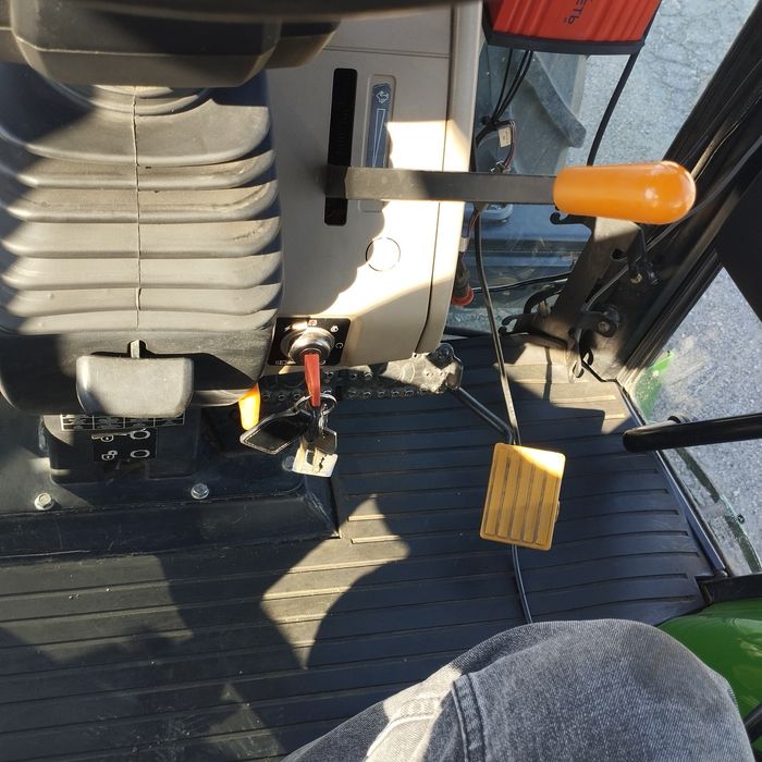 Продам JOHN DEERE 6110В