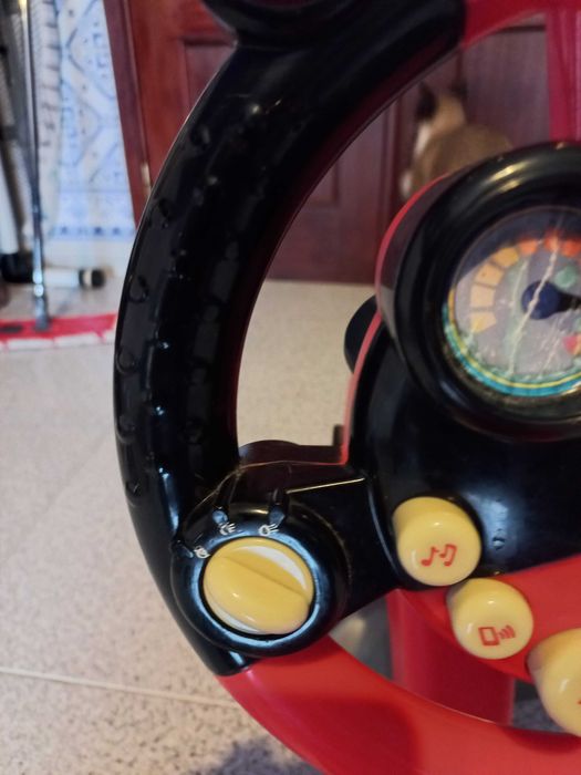 simulador de auto,com sons e jogo tem radio e luzes.