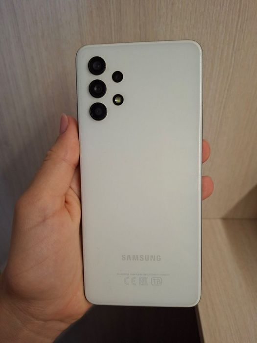 Samsung A32 з чохлом