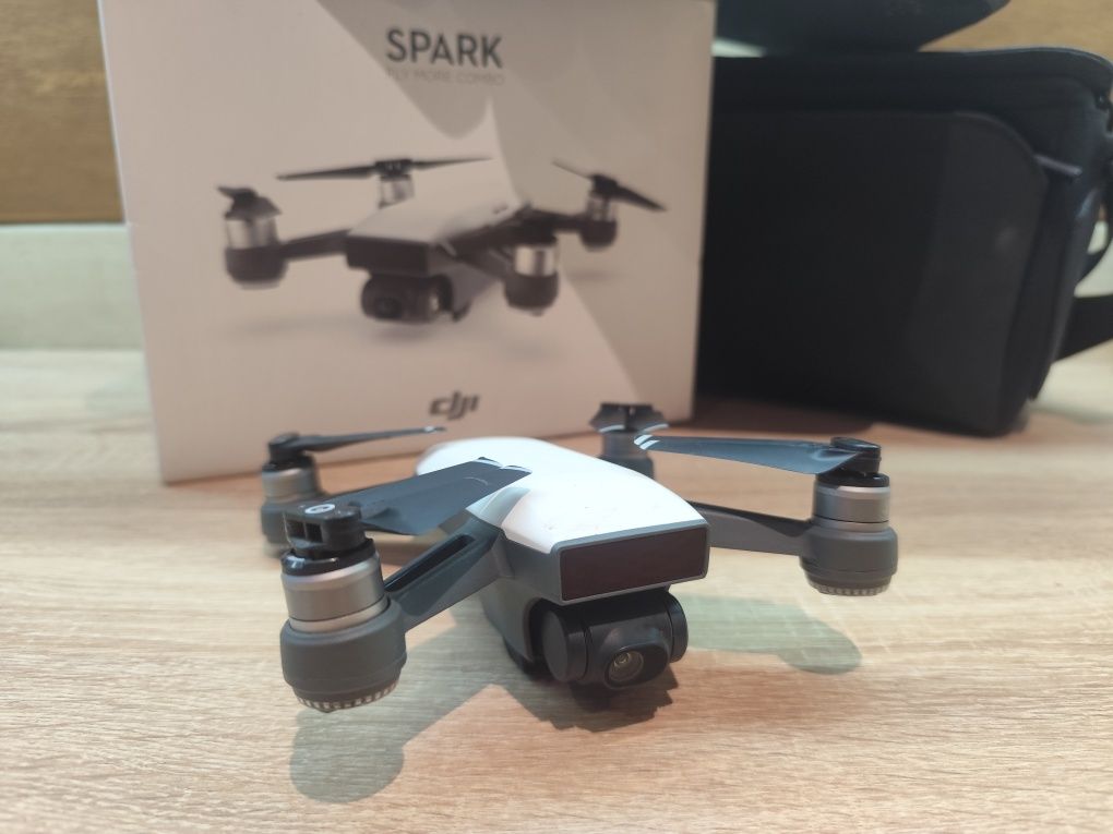 DJI SPARK Fly More Combo.