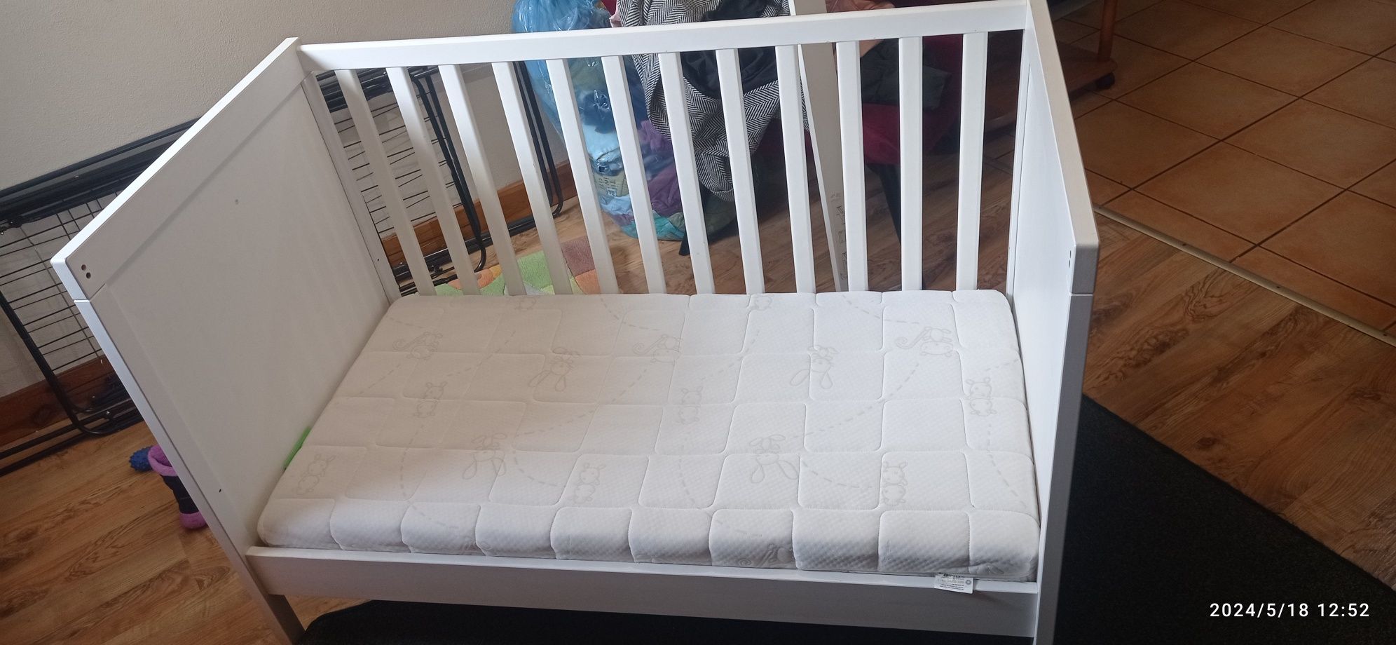 Łóżeczko IKEA z materacem