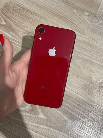 iPhone XR на 64 красный