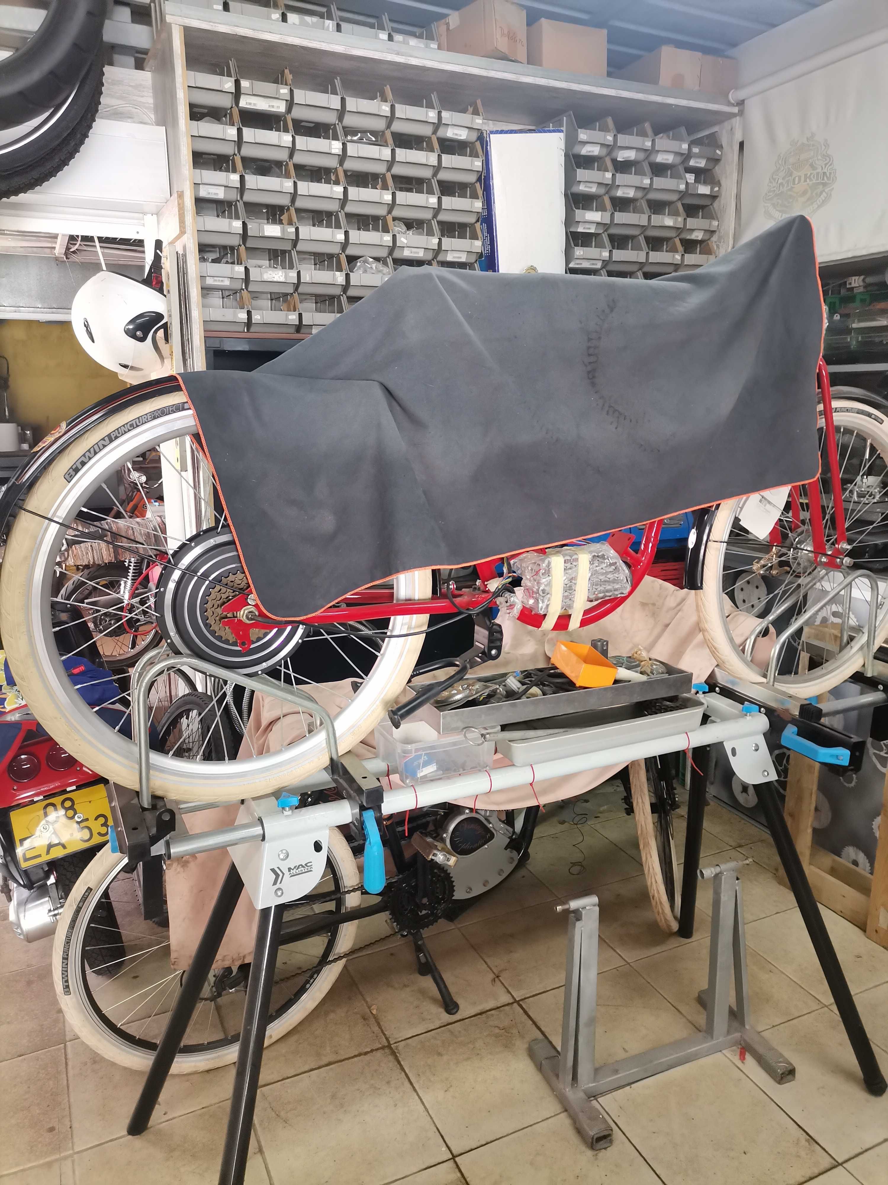 Manutenção de bicicletas, scooters e trotinetes elétricas