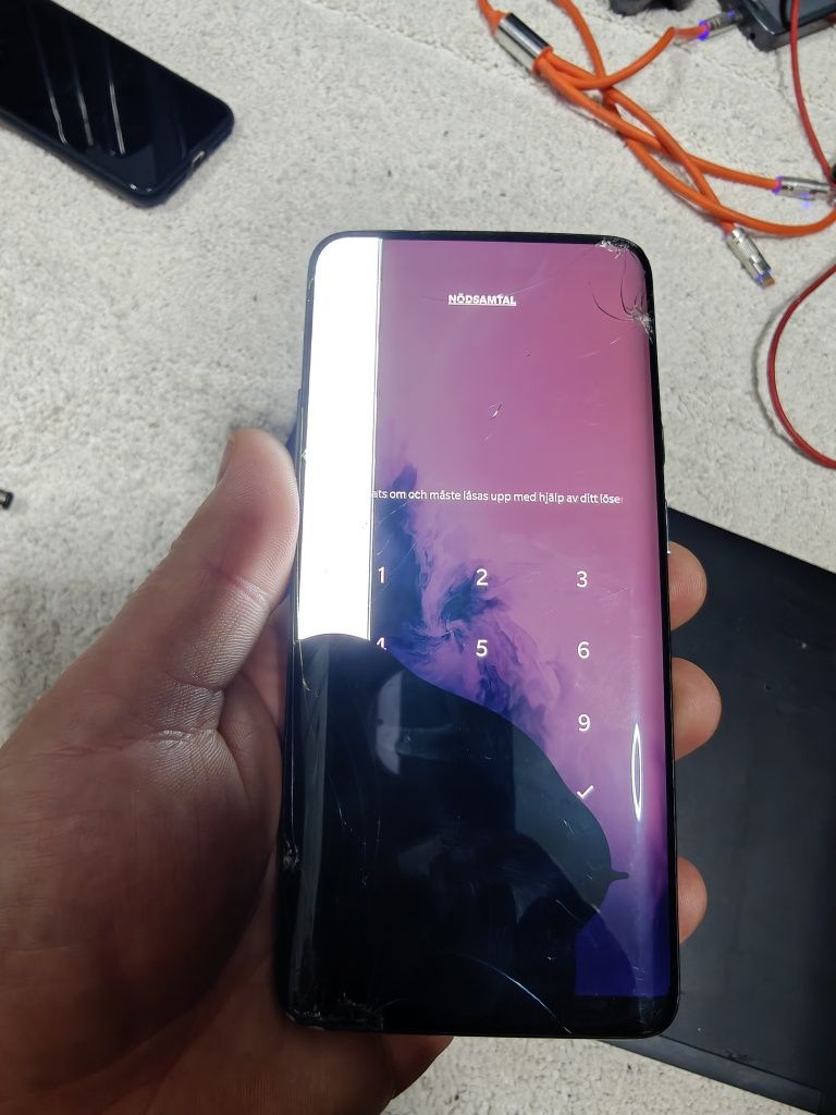R OnePlus 7 Pro без зарядки