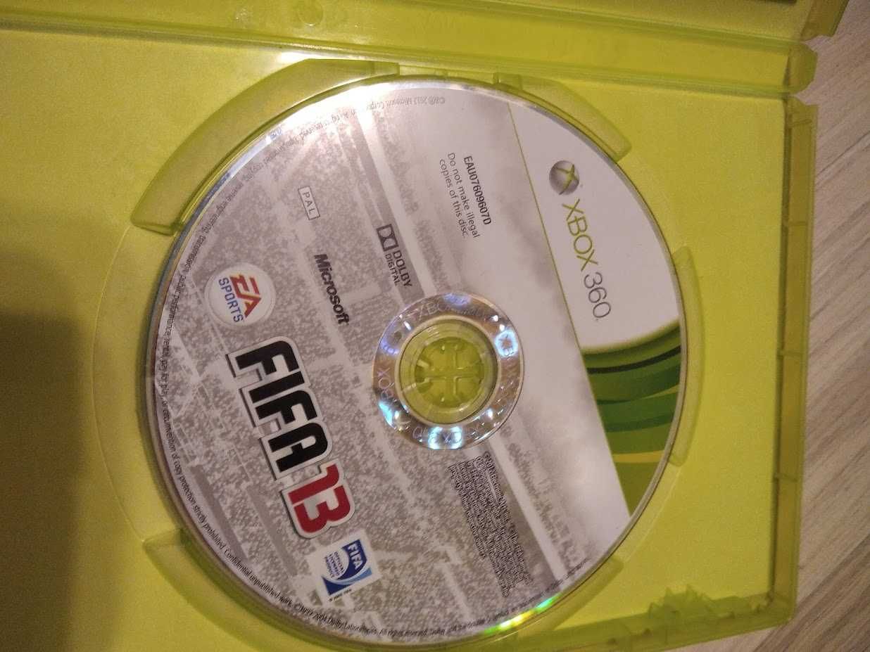 Xbox gra FIFA 13 w pudełku