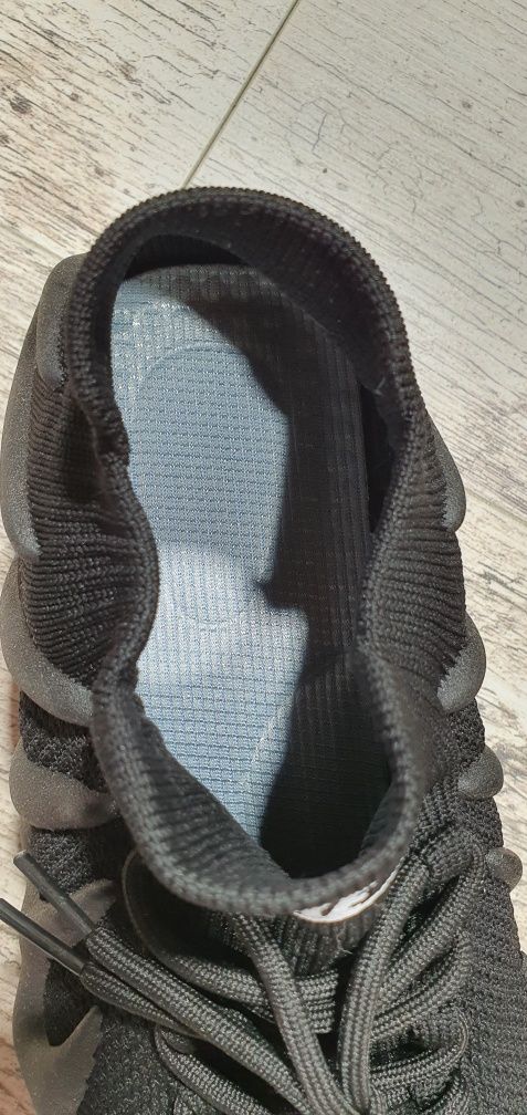 Buty skarpetowe sportowe czarne muszelki 41