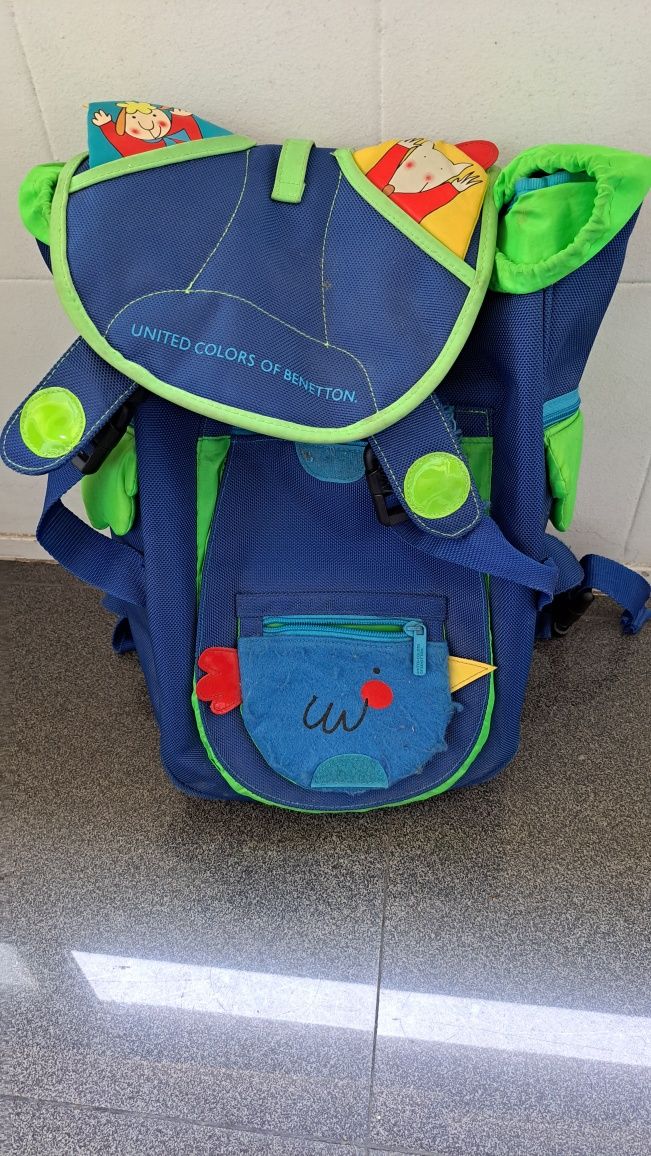 Mochila para a escola, como nova.