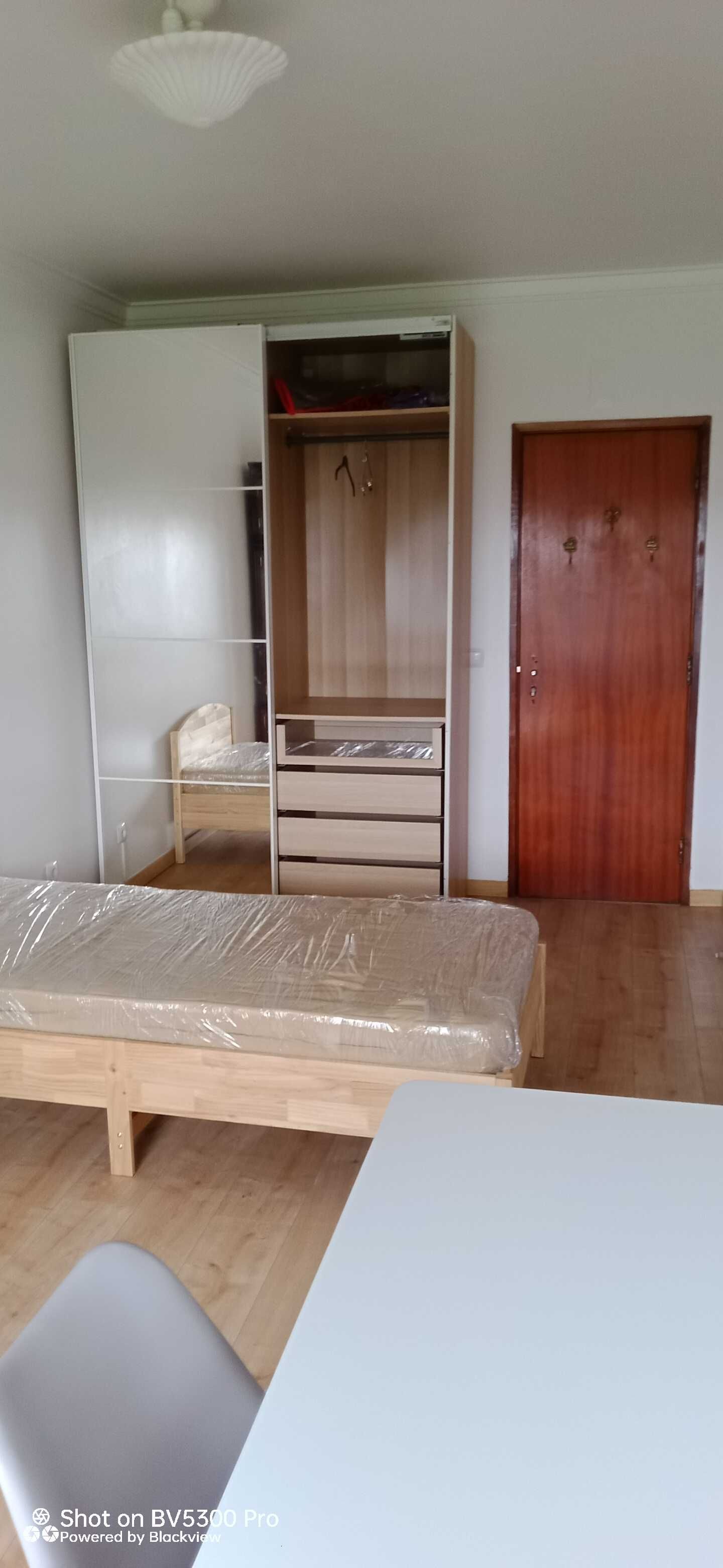 Almada-Cova da Piedade - Quartos mobilados (12-14 m2) para estudantes