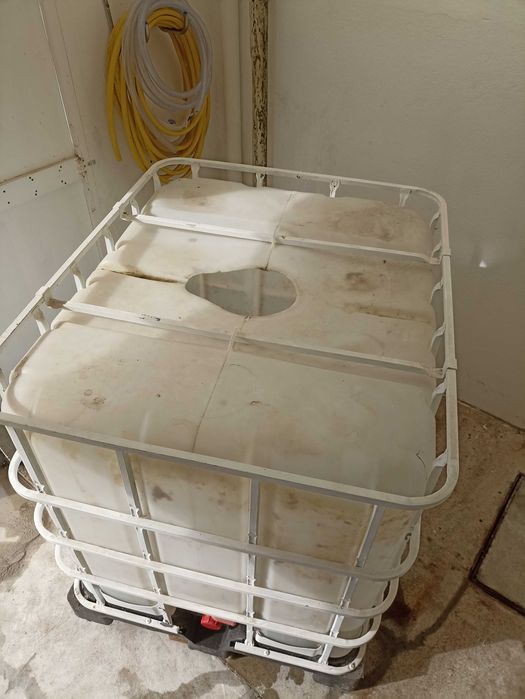 Depósito Água 1000 litros usado em bom estado