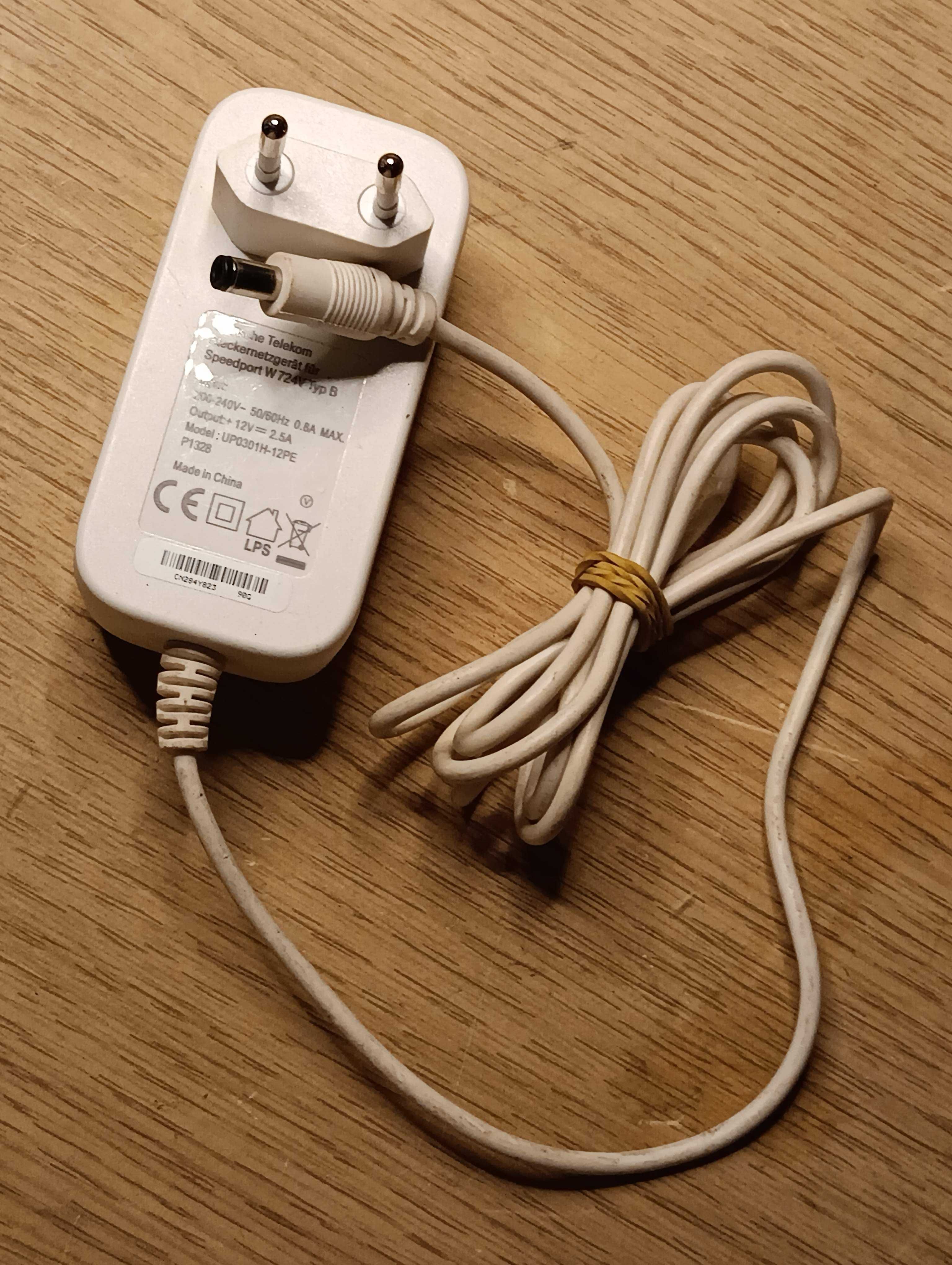 Блок живлення питания 12V 2.5A (5.5×2.5mm)