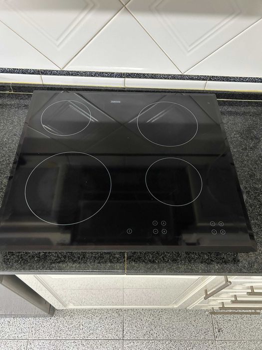 Placa de vitrocerâmica Zanussi (Made Germany)