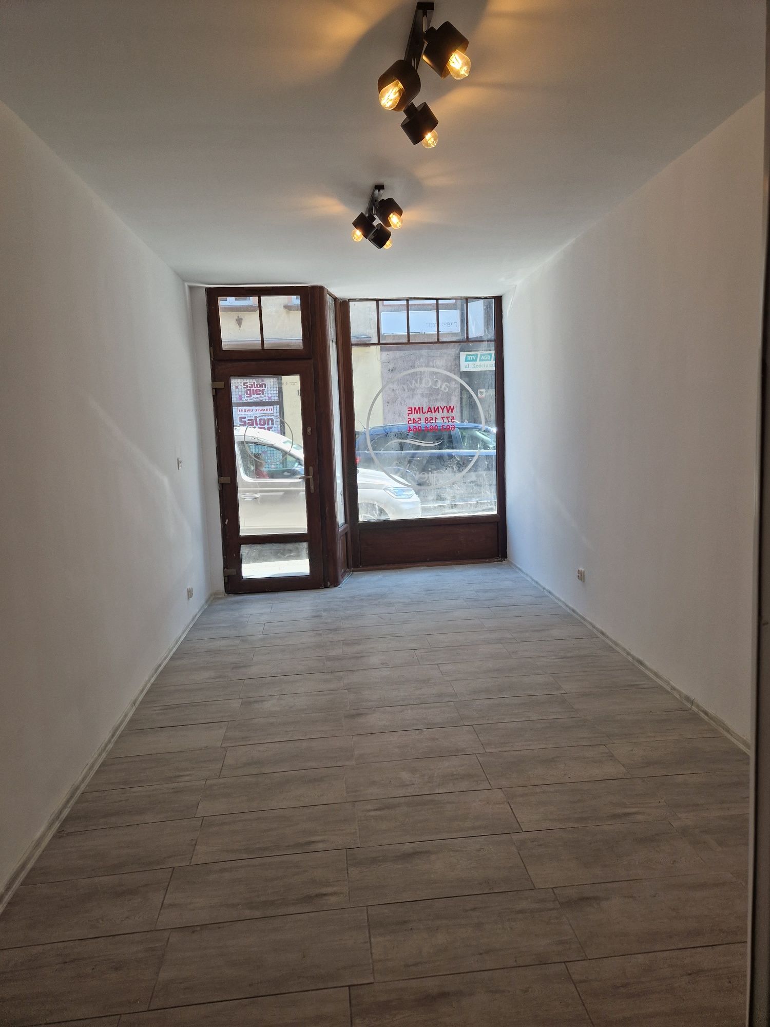 Wynajmę lokal usługowy w centrum Ząbkowic Śl 33m2