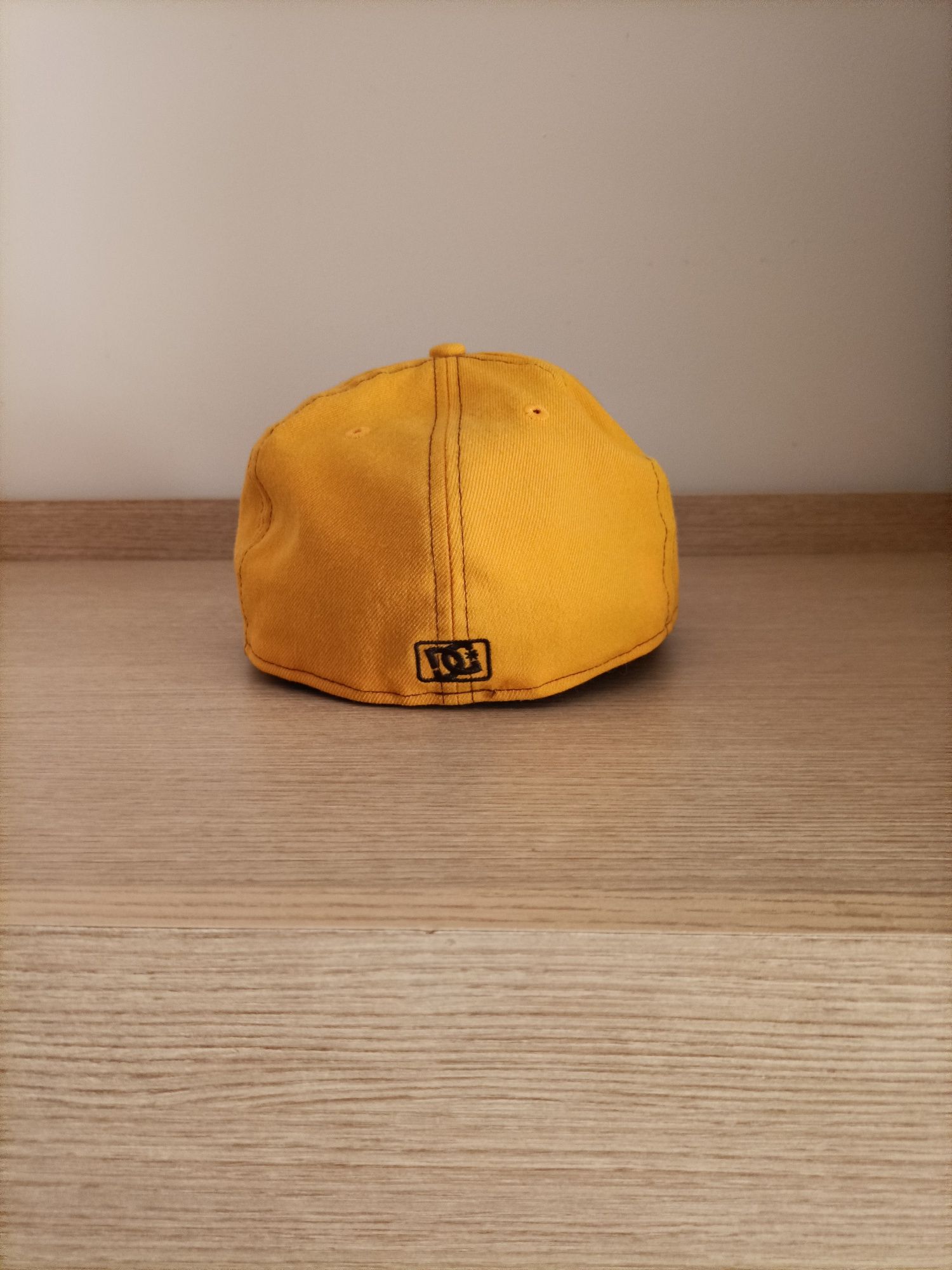 Chapéu amarelo dc