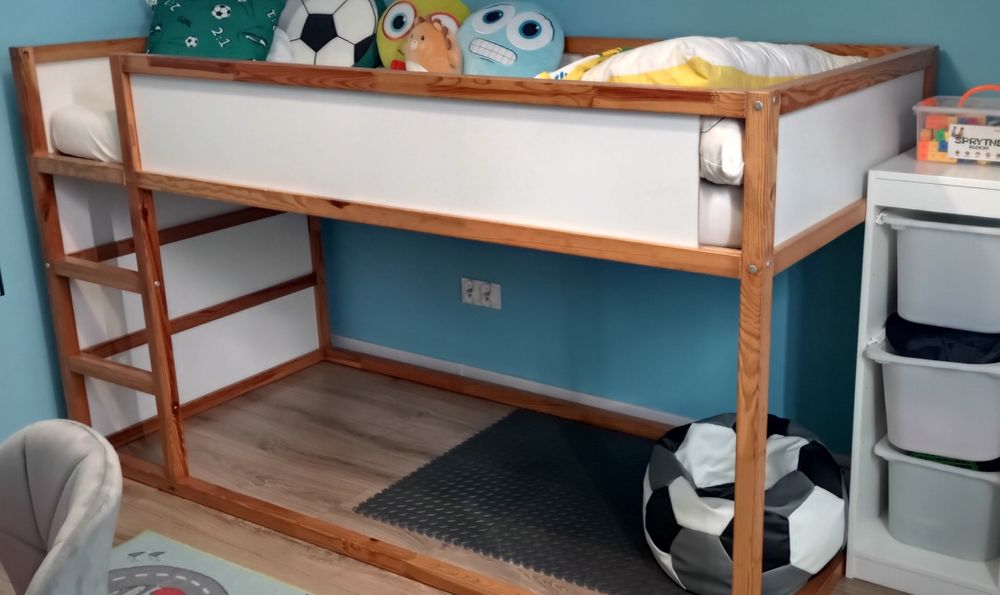 Sprzedam łóżko kura Ikea z baldachimem