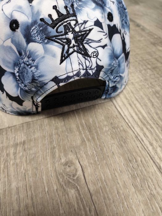 Кепка снепбек OBEY Floral