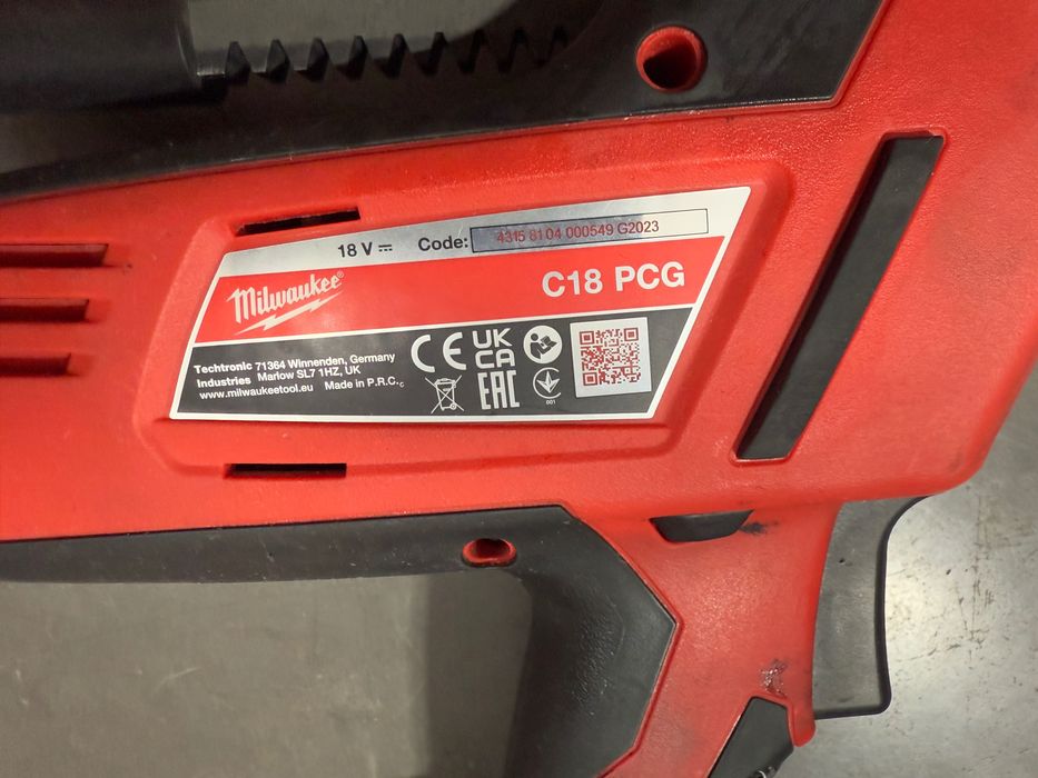 Pistolet do kleju 600 ml Milwaukee M18