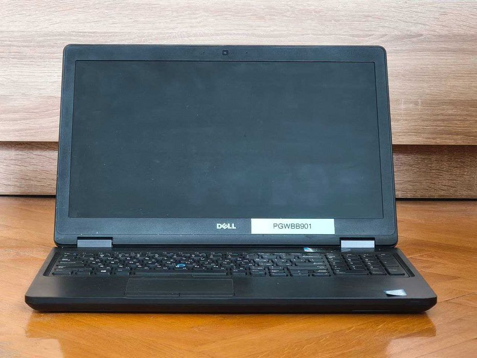 15.6" Dell Precision 3520 i5-7440hq/IPS FHD/8Gb DDR4/SSD 256Gb