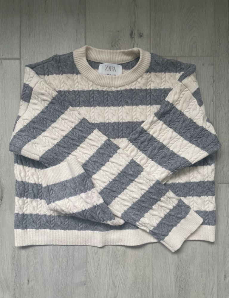 Sweter w paski Zara