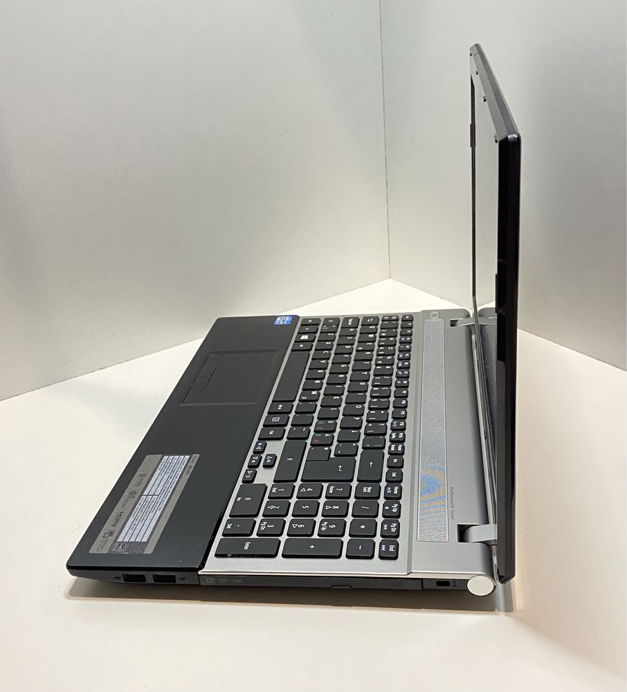 Acer Aspire V3-571 15.6" i5-3210m 8/720GB HDD/ідеальний для навчання