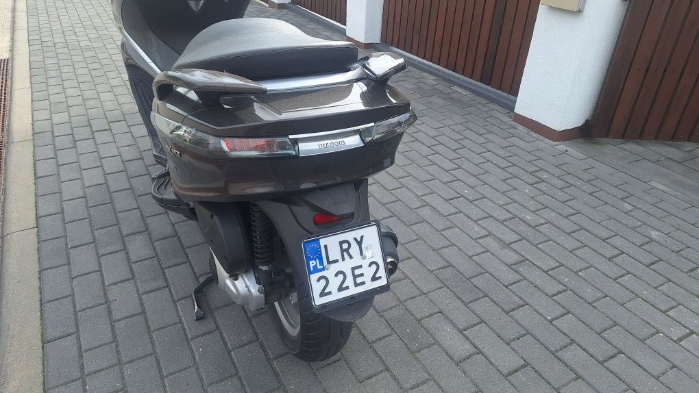 Skuter Paggio x10 125 mały przebieg. Godny polecenia
