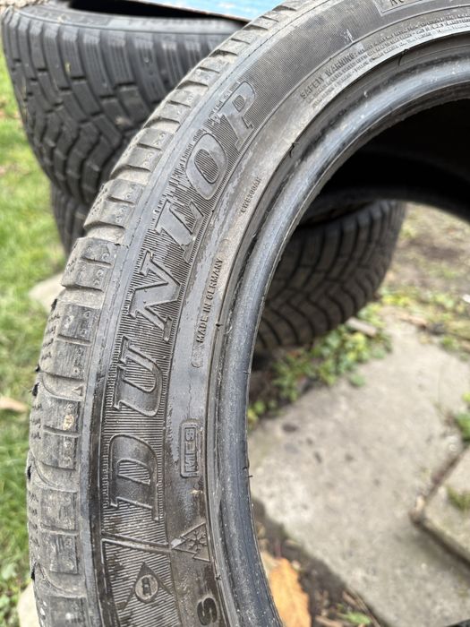 Продам пару 245 45 19 Dunlop SP Winter Sport 3D