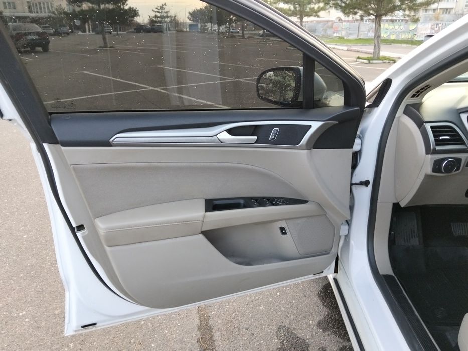 Ford Fusion 2018 Гібрид