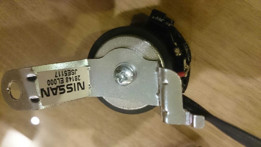 ВЧ динамики и накладки на передние стойки Nissan Tiida C11