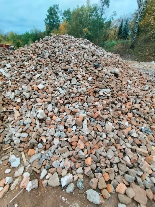 Sprzedam przekrusz ceglano-betonowy siany.