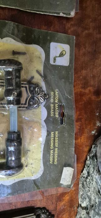 Dwie złote klamki z brązu szyldy antyk glamour