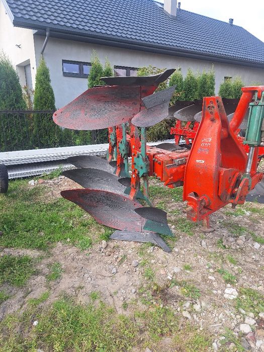 Gregoire Besson 3 pług obrotowy kverneland 3 4 5