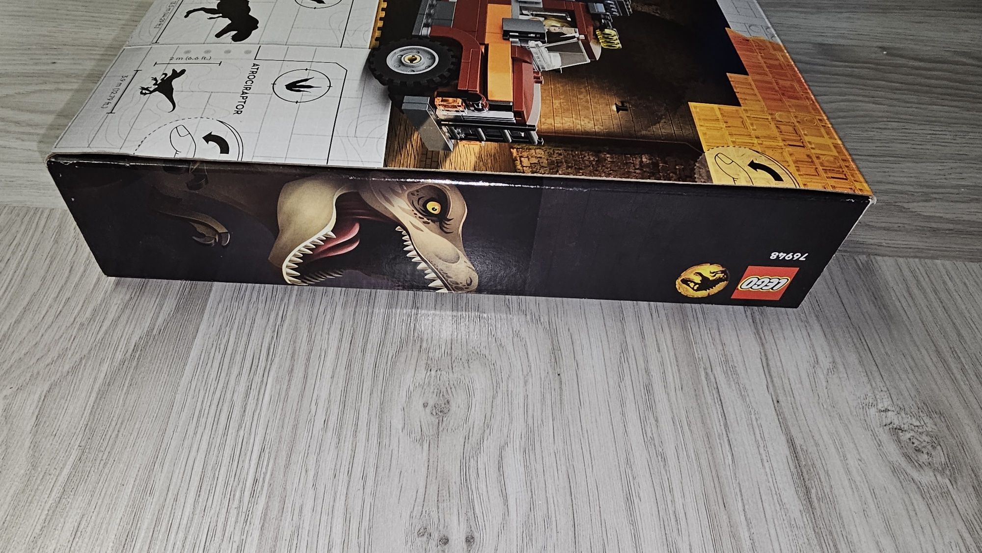 Lego Jurassic World 76948 Ucieczka tyranozaura i atrociraptora z 2022r