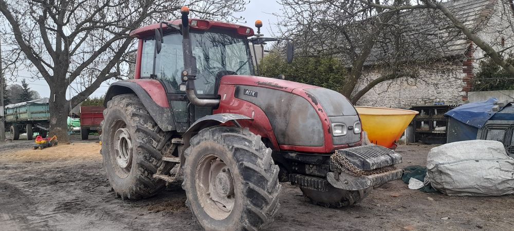 Valtra t 180 ciagnik rolniczy