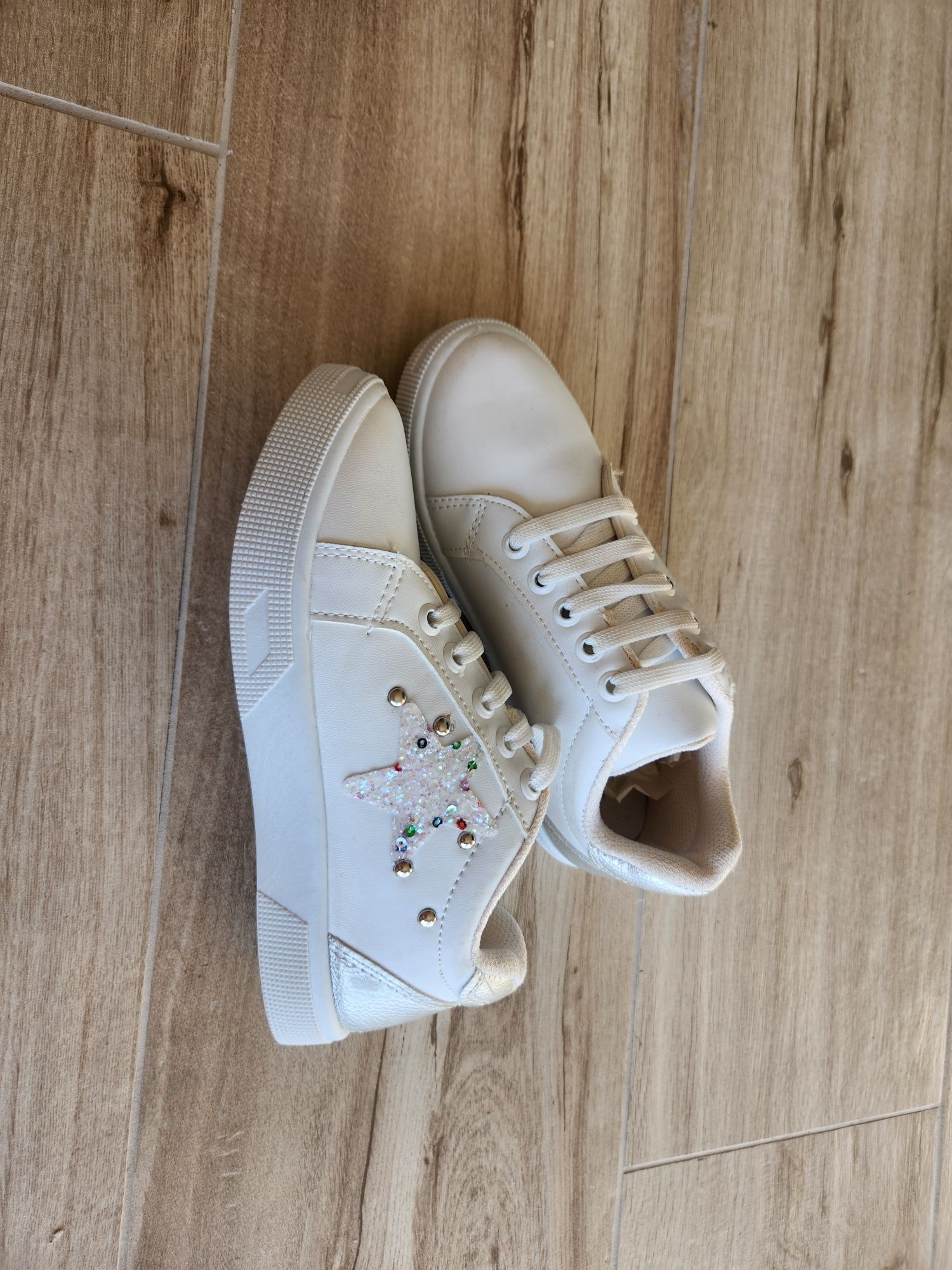 Nowe buty Polaris rozmiar 32
Dl 20 cm
