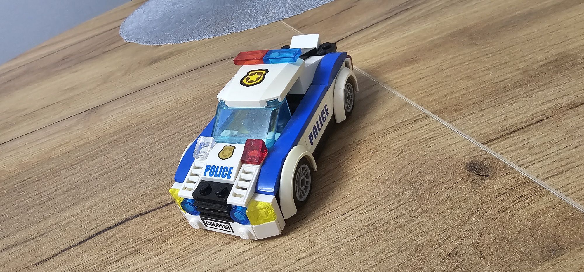 LEGO 60239 plus radiowóz