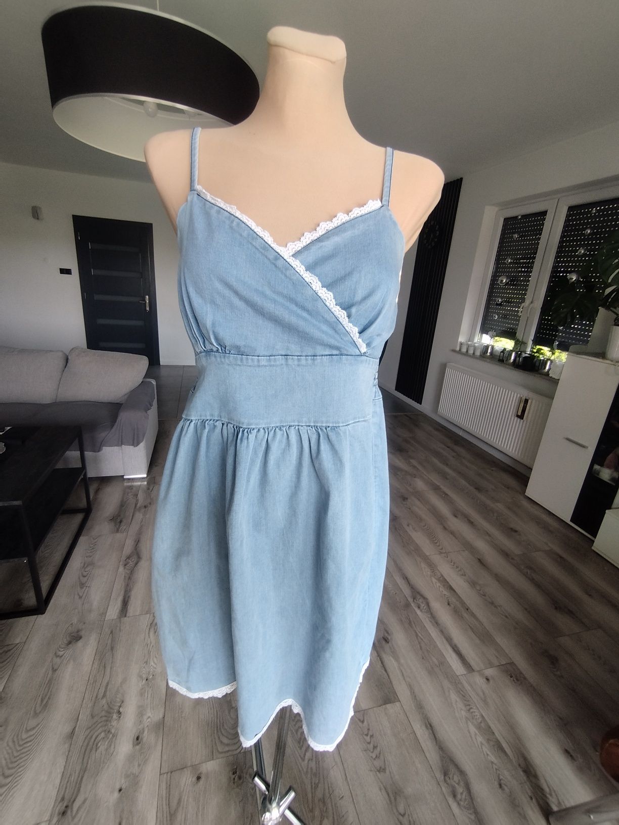 R.M miękki jeans sukienka na ramiączkach wykończona koronką