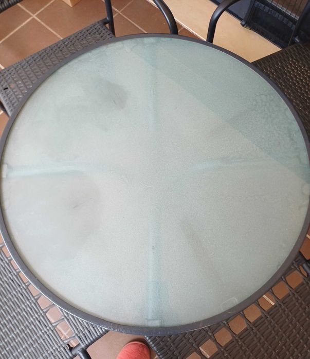 Conjunto de mesa e cadeiras