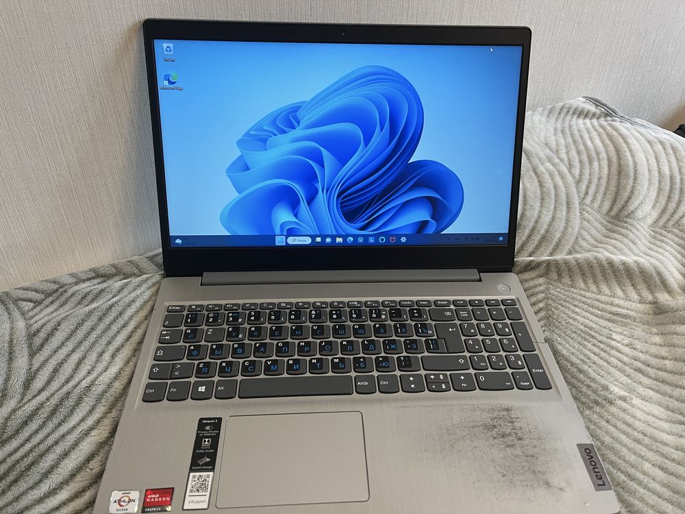 Ноутбук Lenovo IdeaPad 3 15ADA05