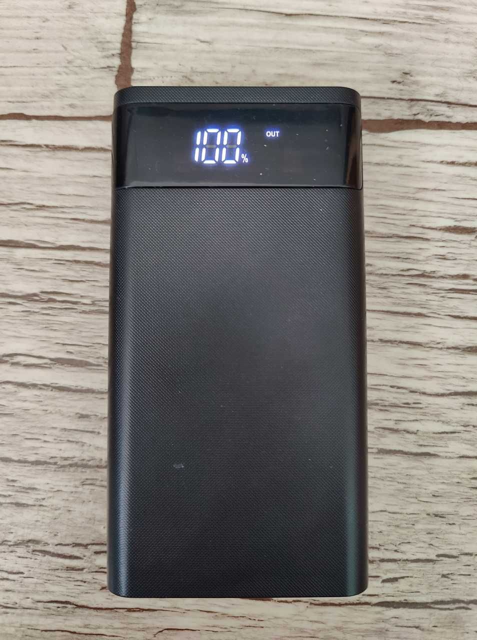 Powerbank 6 x 18650 (dołączone) 1778mAh średnio każdy,  LED, USB-C