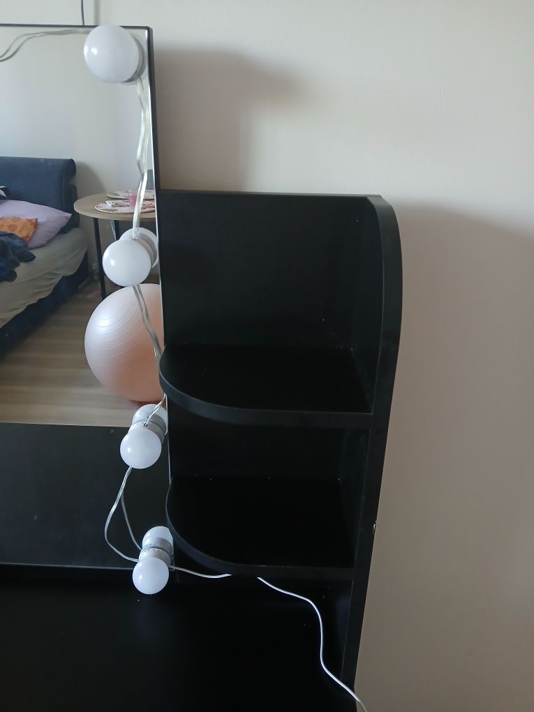 Toaletka z oświetleniem LED i lustrem HD, z 10 regulacją jasności