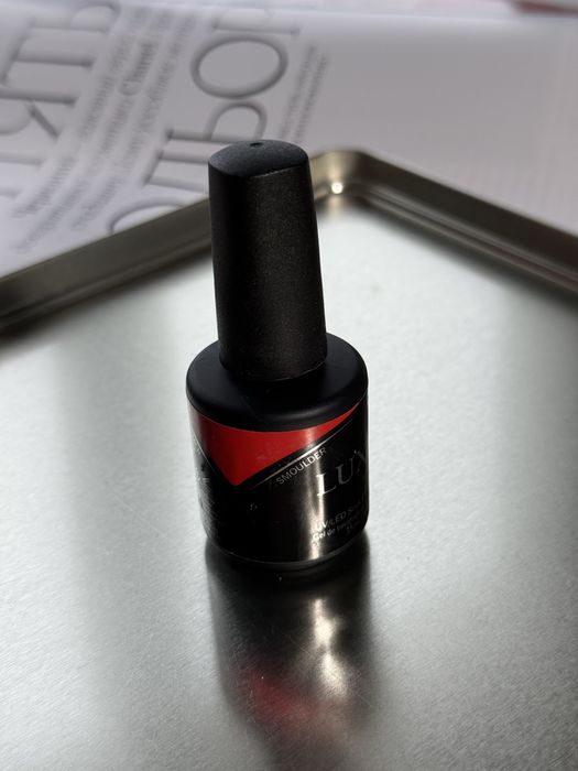 Продаю гель лак Luxio повні баночки