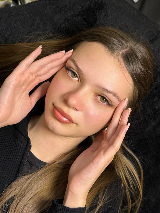 Нарощування вій, ламінування вій