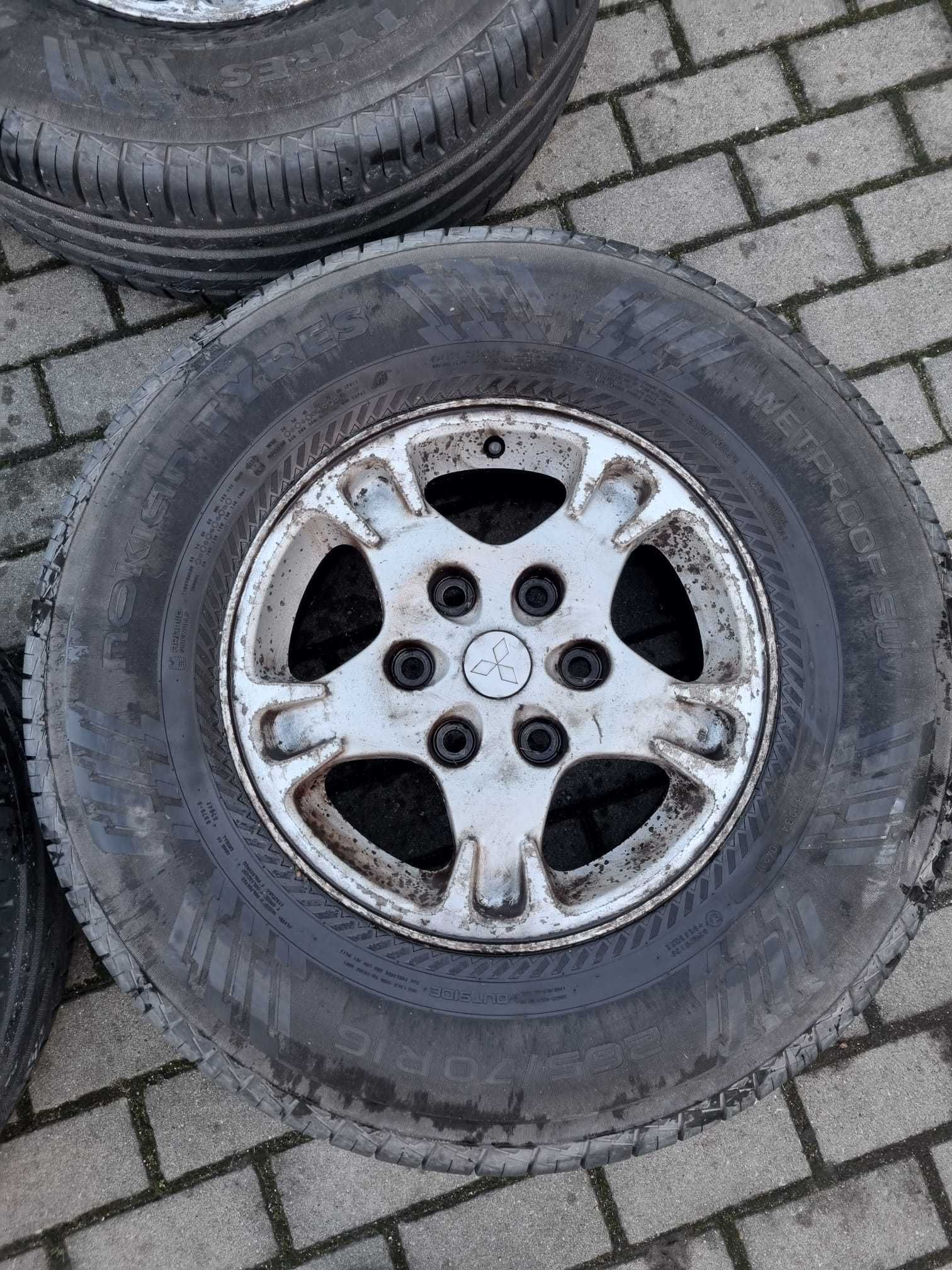 Koła felgi opony letnie Nokian 265/70/16 Mitsubishi Pajero K32