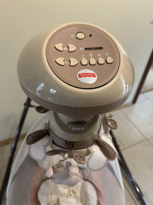 Заколисуючий центр fisher price