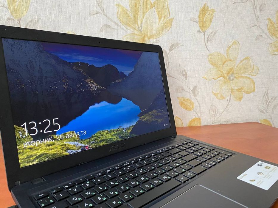 Продаю ноутбук 15'.