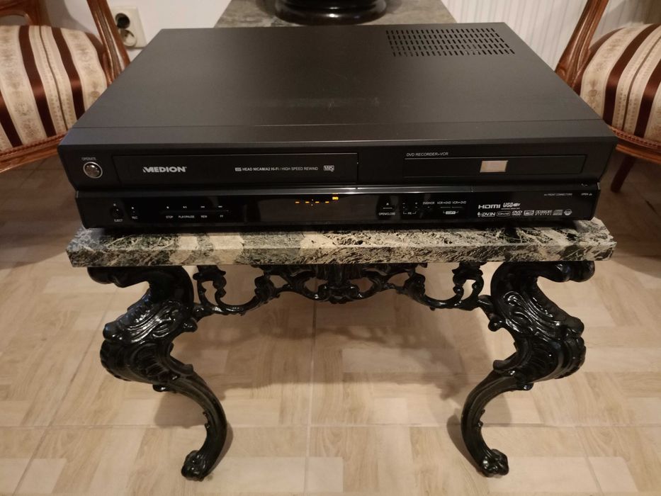 Nagrywarka DVD VHS Medion MD81664 Magnetowid combo