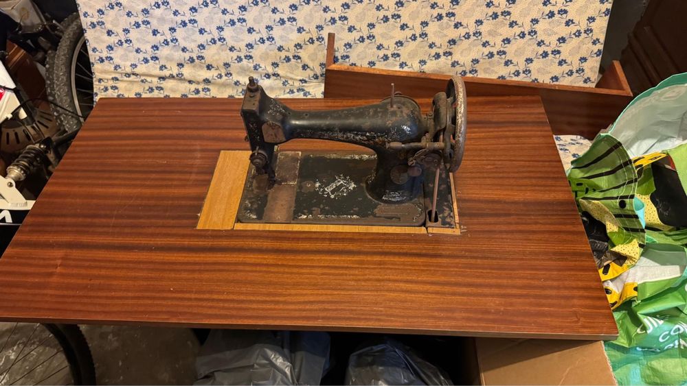 Maquina de costura para restauro