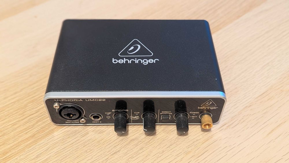 Placa de Som U-Phoria UMC22 da Behringer