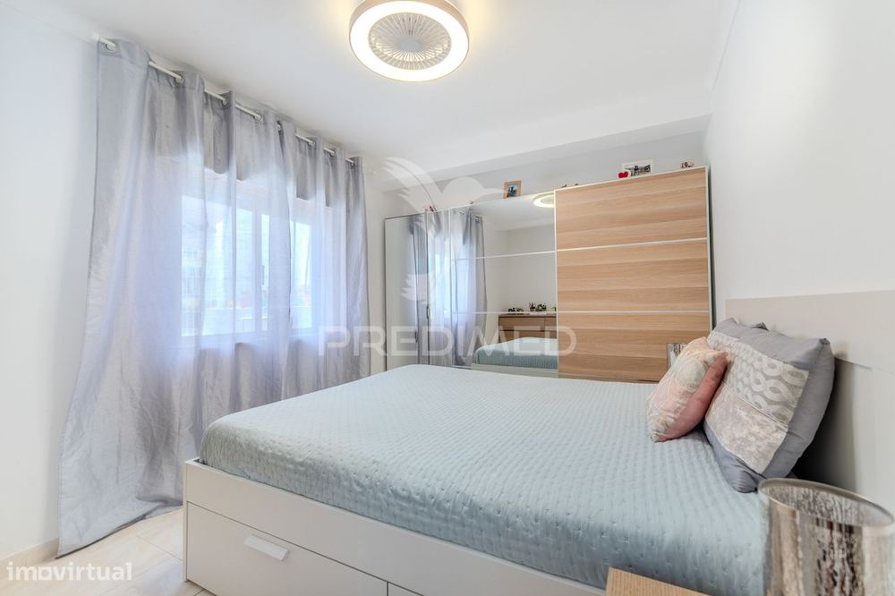 Apartamento T1+1 em Ferragudo com terraço a 5 minutos de várias pra...