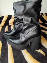 Botas bershka tam 37