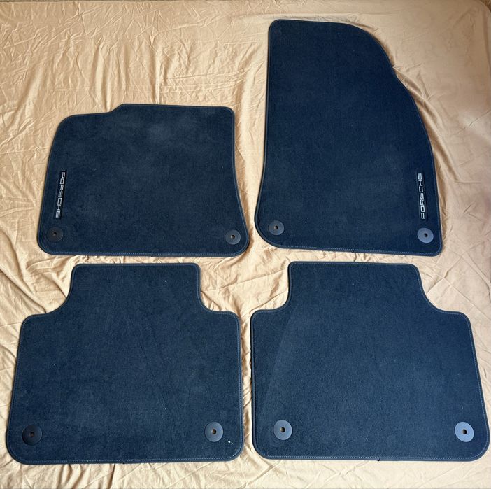 Oryginalne nowe welurowe dywaniki Porsche Cayenne E3/9Y0